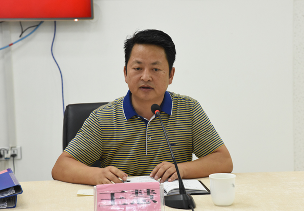 会上,县委常委王慧就我县近期环境保护工作开展情况进行分析总结,并