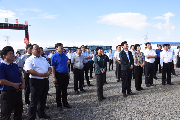 州领导马雄成,石彦玲,单铸飞,李翠玲,钱志福,若曼·塔吾汗,陈旭忠参加