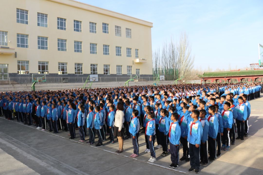 密切关注学校发展 着力提升办学品味 县委书记李武一行参加木垒县中学