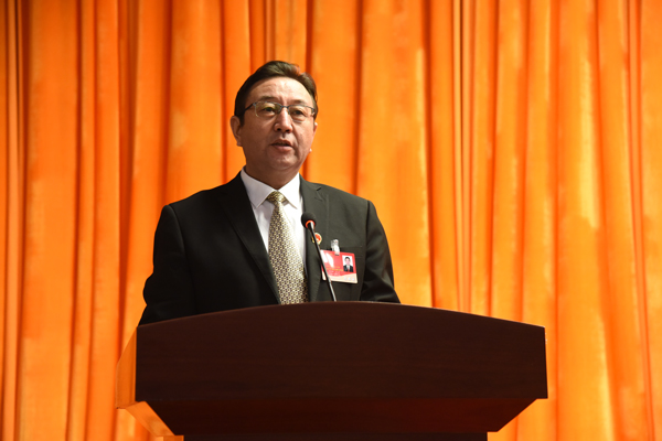 自治县人大十七届四次会议举行第二次全体会.